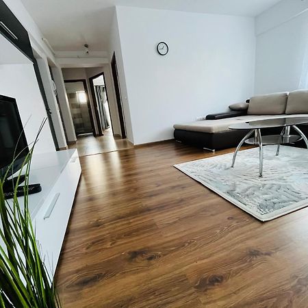 Green Apartaments Zărneşti Exterior foto