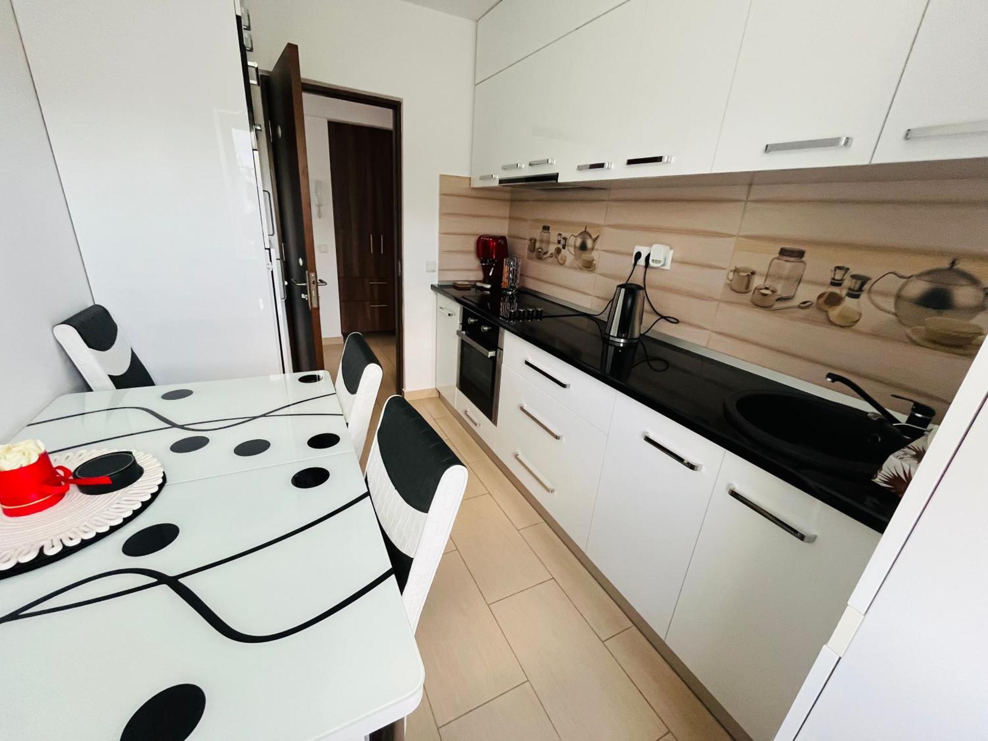 Green Apartaments Zărneşti Exterior foto