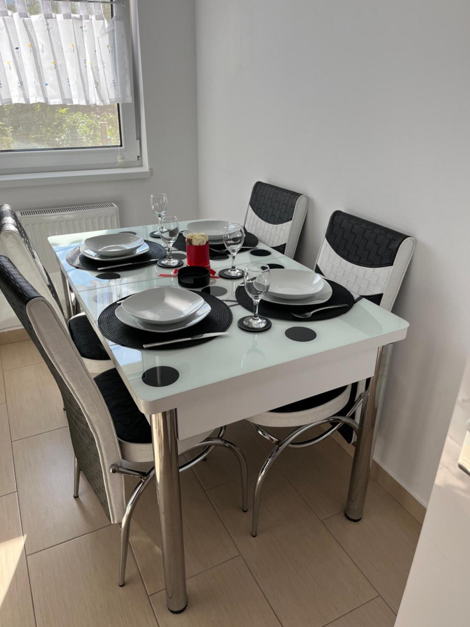 Green Apartaments Zărneşti Exterior foto